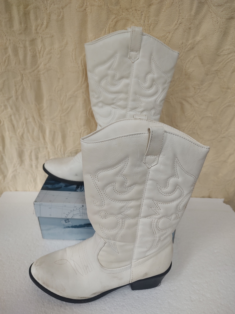 Classic White Western Cowboy Boots for Women Charles Albert Size 10 M